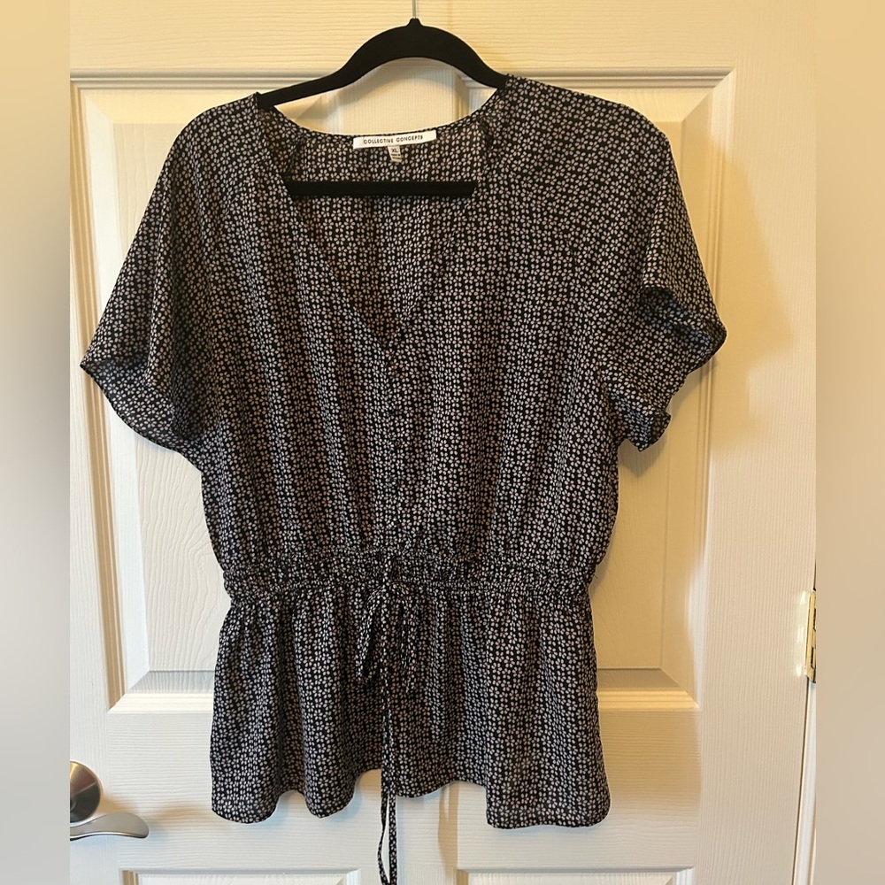 🌻Collective Concepts peplum blouse